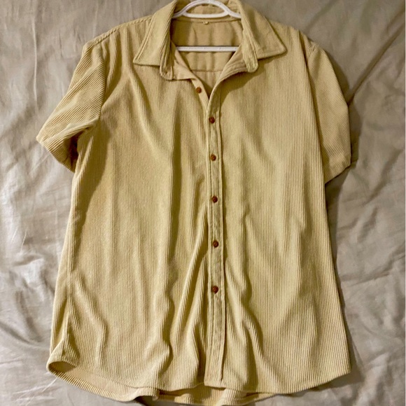 Great for going out on the town and has textured patterns on it - Picture 1 of 2